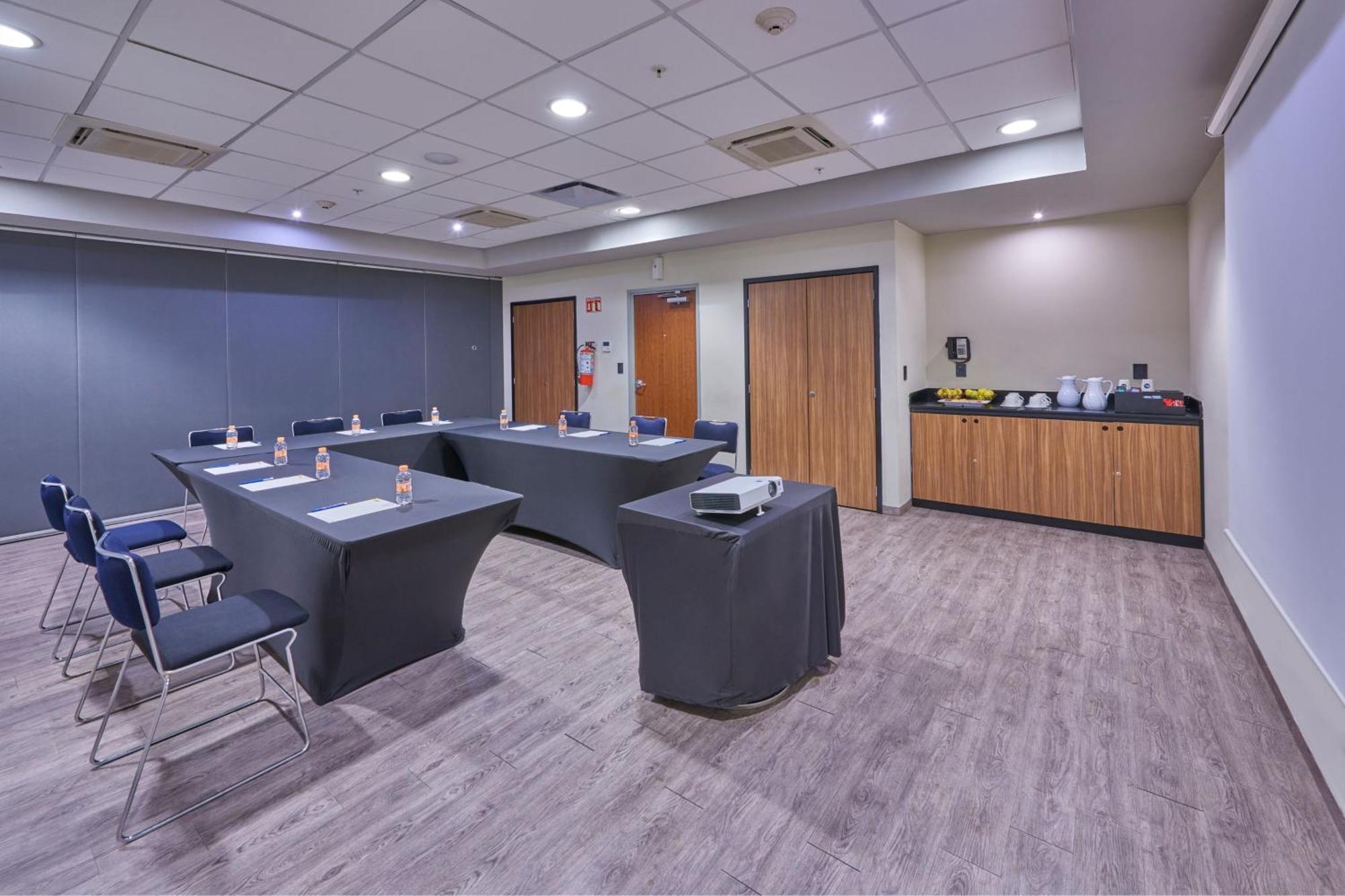 City Express By Marriott Salamanca Ngoại thất bức ảnh