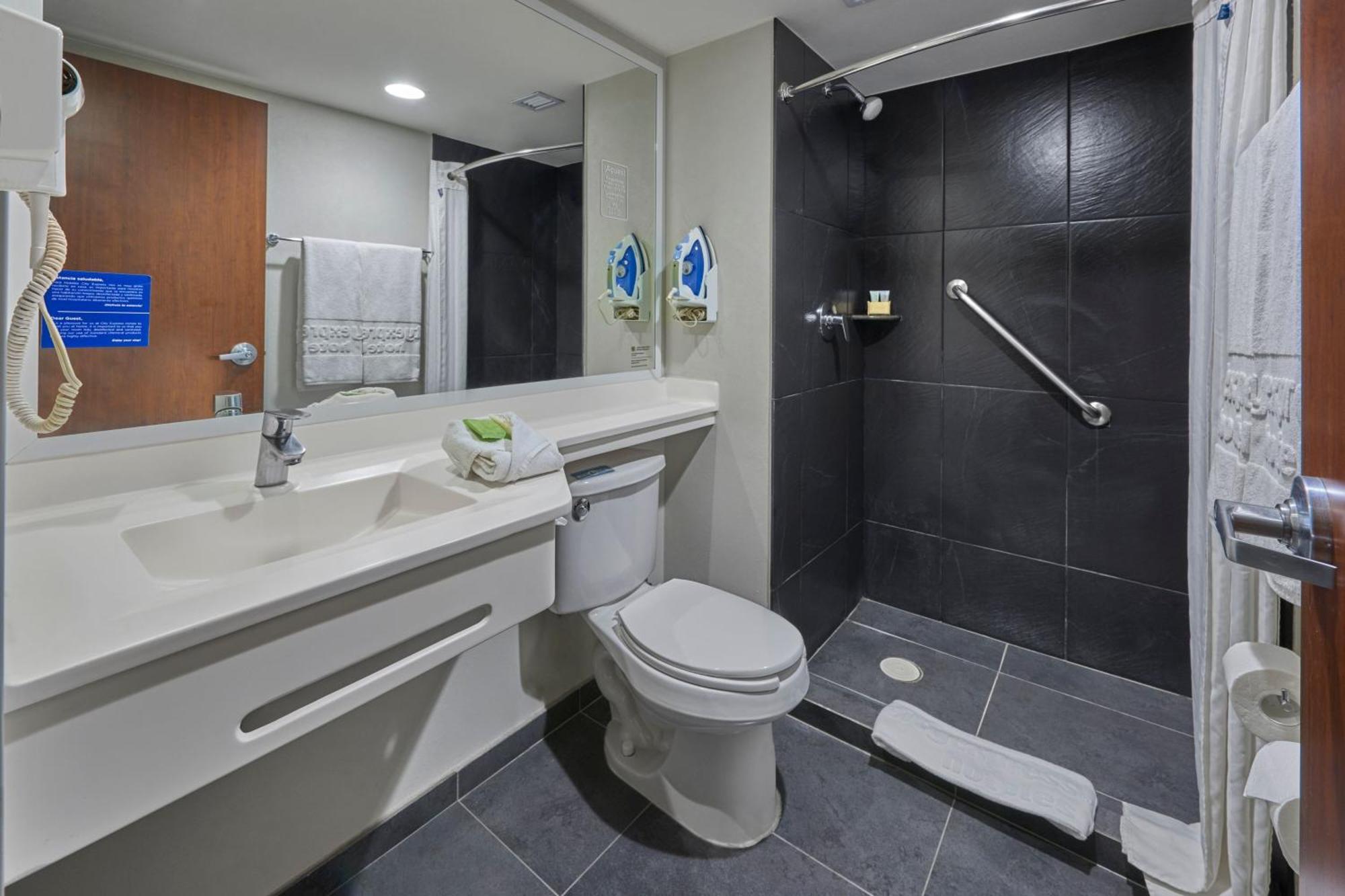 City Express By Marriott Salamanca Ngoại thất bức ảnh